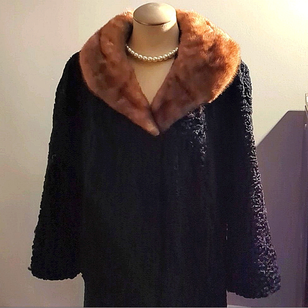 ❤️ LIKE NEW GORGEOUS MINK & CURLY LAMB COAT❤️